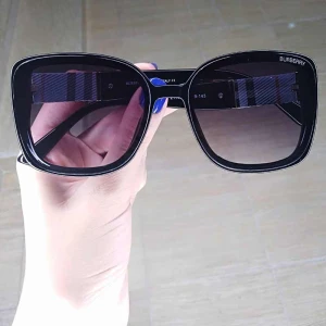 عینک آفتابی UV۴۰۰ استاندارد فریم بیضی مدل باربری